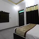 Taj 3 Start Hotel